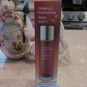 KOREAN Ginseng & Niacinamide Toner - REVITALIZES SKIN